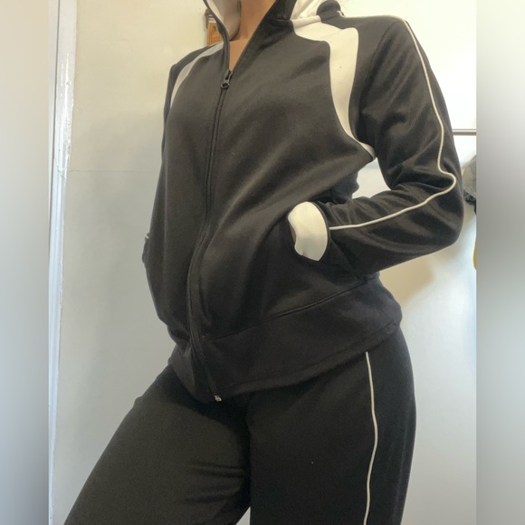 Athletic Works Set - Picture 1 of 7